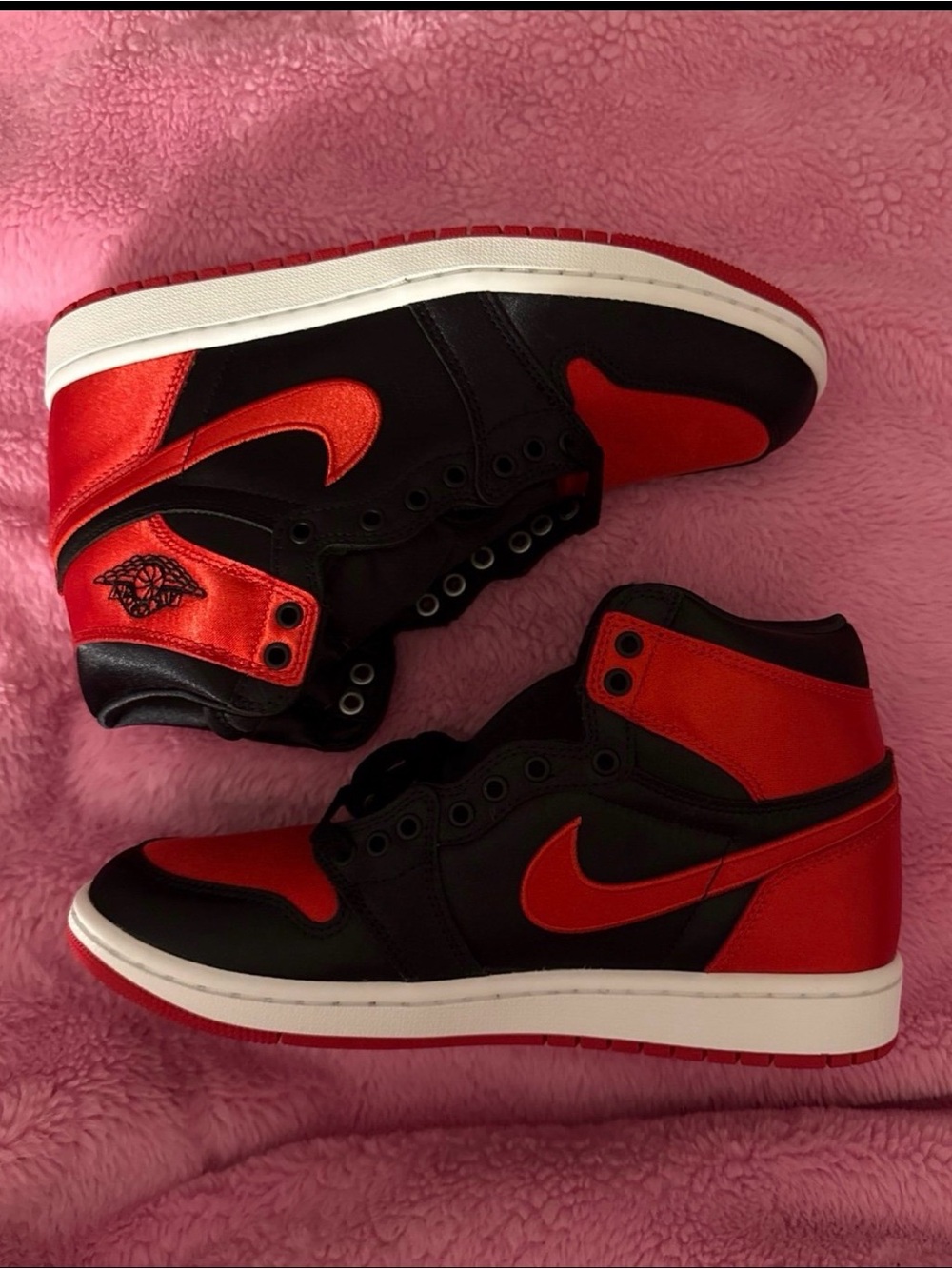 Women’s Air Jordan 1 Retro High OG ‘Satin Bred’